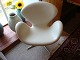 Svane stol i hvid skind tegnet af Arne Jaboksen jubilærumsmodel
5000 m2 udstilling