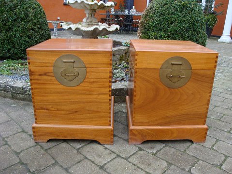 2 Old lid chests can be used as small tables H: 56 cm * W: 48 cm 5000 m2 
showroom
