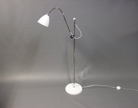 Bestlite gulvlampe, model BL3, tegnet af Robert Dudley i 1930.
5000m2 udstilling.