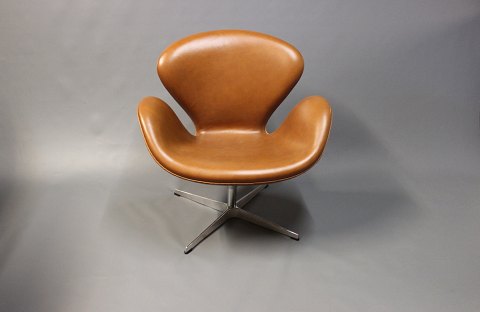 Svane stolen, model 3320, designet af Arne Jacobsen i 1958 og produceret af Fritz Hansen i 1990erne. 5000m2 udstilling.