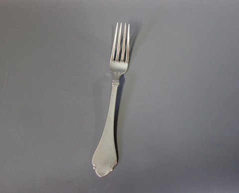 Dinner fork in Bernstorff, hallmarked silver.
5000m2 showroom.