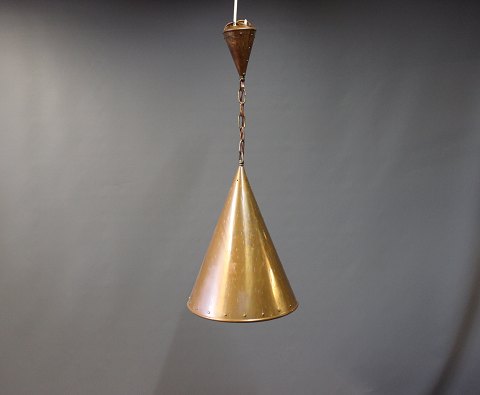 Copper lamp from around the 1970s, in good condition.
5000m2 showroom.
