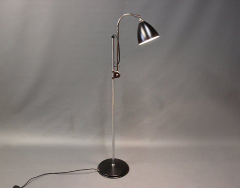 Black Bestlite floor lamp, model BL3, designed by Robert Dudley in 1930.
5000m2 showroom.