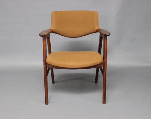 Armstol designet af Erik Kirkegaard og fremstillet af Høng møbelfabrik i 
1960erne.
5000m2 udstilling.