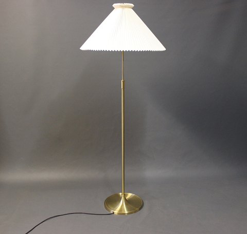 Le Klint floor lamp, model 351, designed by Aage Petersen in 1970.
5000m2 showroom.