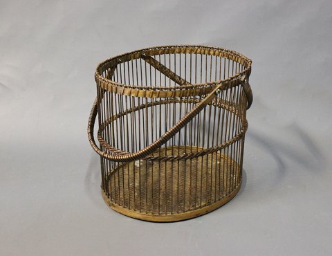 Basket from the 1970s.
5000m2 showroom.