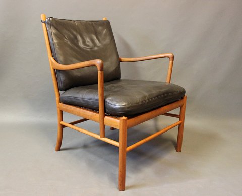 "Colonial" chair, model PJ149, designed by Ole Wanscher in 1949 and manufactured 
by P. Jeppesen.
5000m2 showroom.