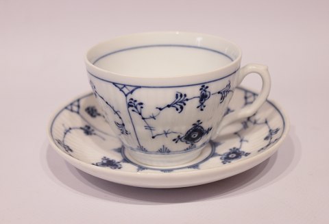 Royal Copenhagen blue fluted coffee cup and saucer, #1/71.
5000m2 showroom.