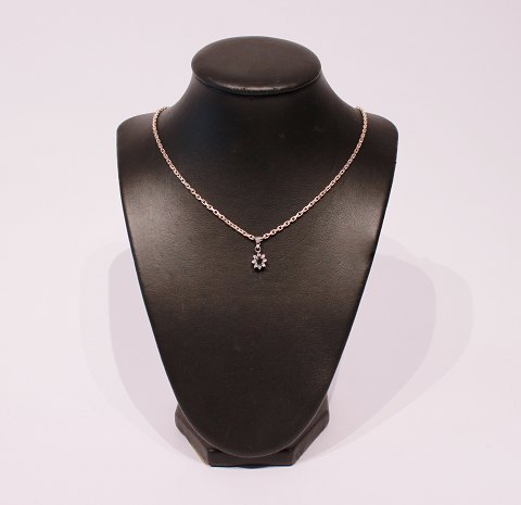 Necklace with pendant with saphire, stones and of 925 sterling silver.
5000m2 showroom.