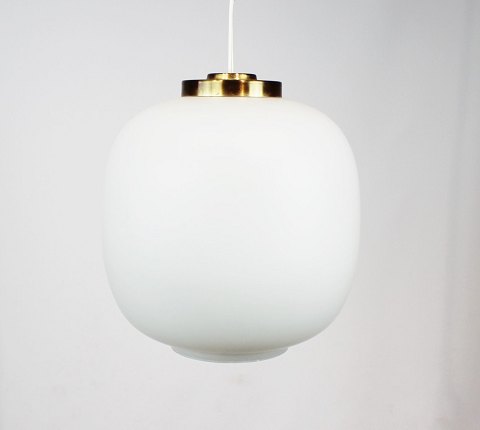 Radio House Pendant, model VL 45, designed by Vilhelm Lauritzen. The lamp is in 
great vintage condition.
5000m2 showroom.
