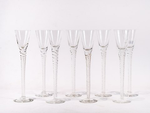 Tall schnapps glass with twisted stem, in great vintage condition.
5000m2 showroom.