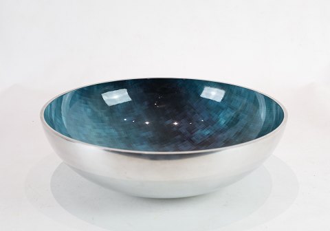 Stockholm Horizon bowl with blue color and of stainless steel by Stelton.
5000m2 showroom.