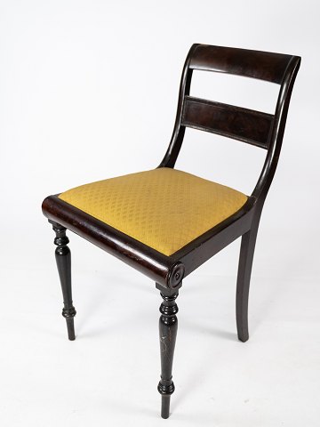 Sen Empire salon stol af mahogni polstret med gult stof fra 1840erne.
5000m2 udstilling.