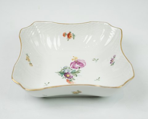 Royal Copenhagen square bowl originally used as a potato bowl in the pattern 
Saxon flower no. 1522.
Great condition
