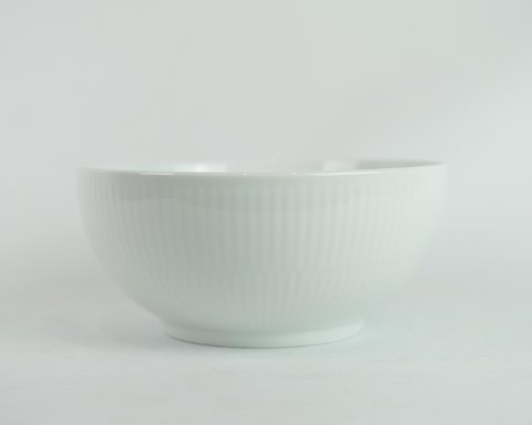 Royal Copenhagen, white fluted bowl, Ø15
Great condition
