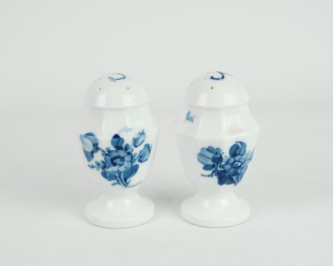 Royal Copenhagen, Blue Flower Angular, salt and pepper shaker, No 8681
Great condition
