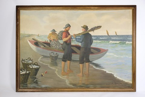 Stort oliemaleri på lærredet med motiv af to fiskere med en båd og hav fra 
omkring 1915-1929
Mål i cm: H:111 B:153
Flot stand
