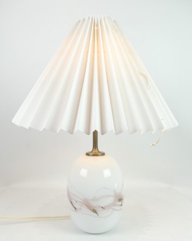 Table lamp, Holmegaard, model Sakura, design by Michael Bang
Great condition

