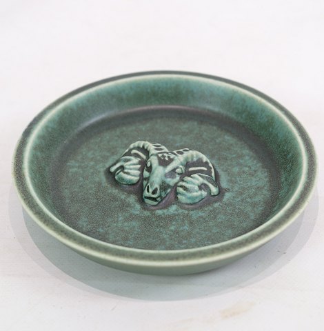 Keramik - Skål - Glaseret - Grøn - Motiv Vædderhoved - Hugo Liisberg - Saxbo
Flot stand
