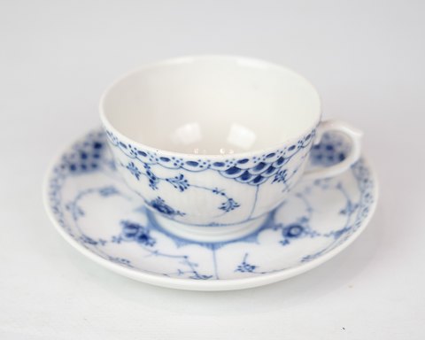 Teacup With Saucer - No. 1/713 - Half Lace - Blue Fluted - Arnold Krog - Royal 
Copenhagen
Great condition
