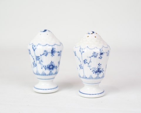 Salt & Pepper Shaker - No. 1/467 - Porcelain - Fluted Blue Fluted - Royal 
Copenhagen
Great condition
