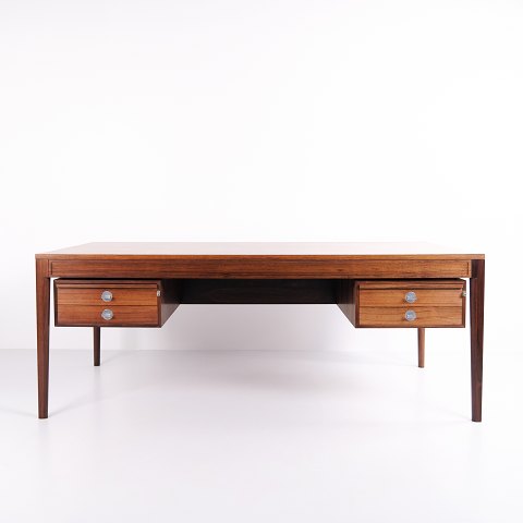 Finn Juhl – Diplomat skrivebord – France & Søn – Palisander – Ca. 1961
Flot stand
