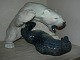 Isbjørn med sæl i kgl porcelæn og i 1. sortering