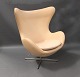 The Egg, model 3316, upholstered in light leather, by Arne Jacobsen and Fritz 
Hansen. 
5000m2 showroom.
Excellent condition
