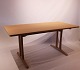 Shaker dining table, model C18, of soap treated beech designed by Børge Mogensen 
in 1947 and from the 1960s.
5000m2 showroom.
