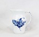 Milk jug, no.: 8146, in Blue Flower by Royal Copenhagen.
5000m2 showroom.
