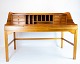 Skrivebord i oregon pine designet af Andreas Hansen og fremstillet af Hadsten 
Træindustri.
5000m2 udstilling.
