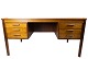 Desk in rosewood of danish design from the 1960s.
5000m2 showroom.