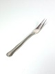 Serving fork in sterling silver by Georg Jensen. 
5000m2 udstilling.
Great condition
